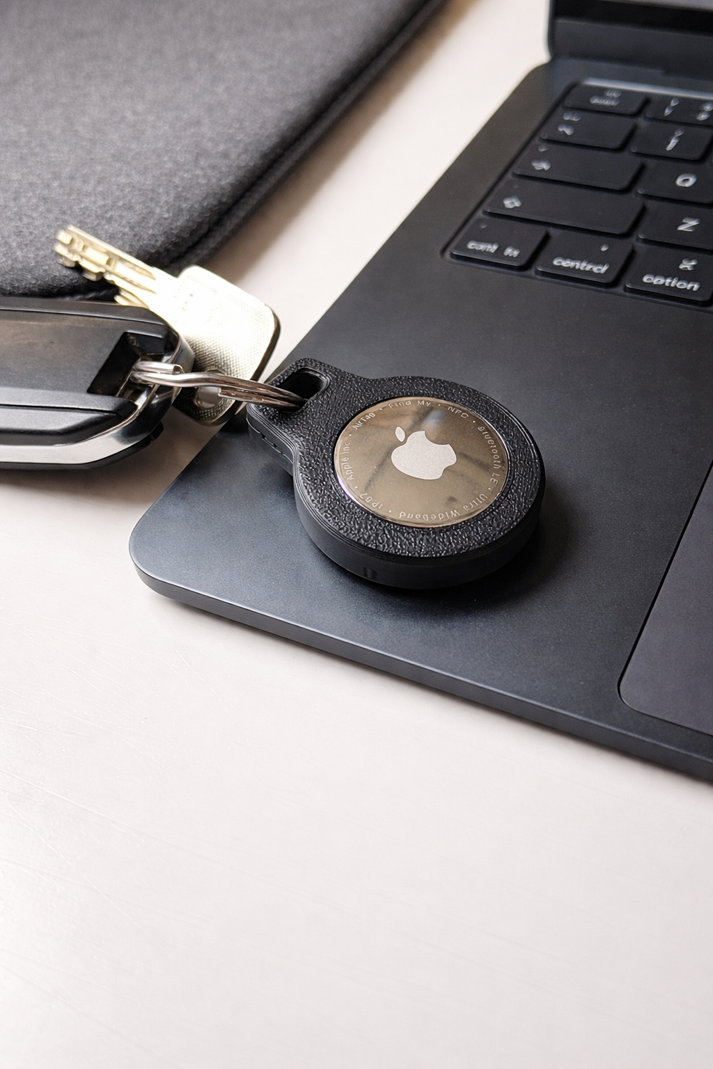 Apple AirTag + Key Chain